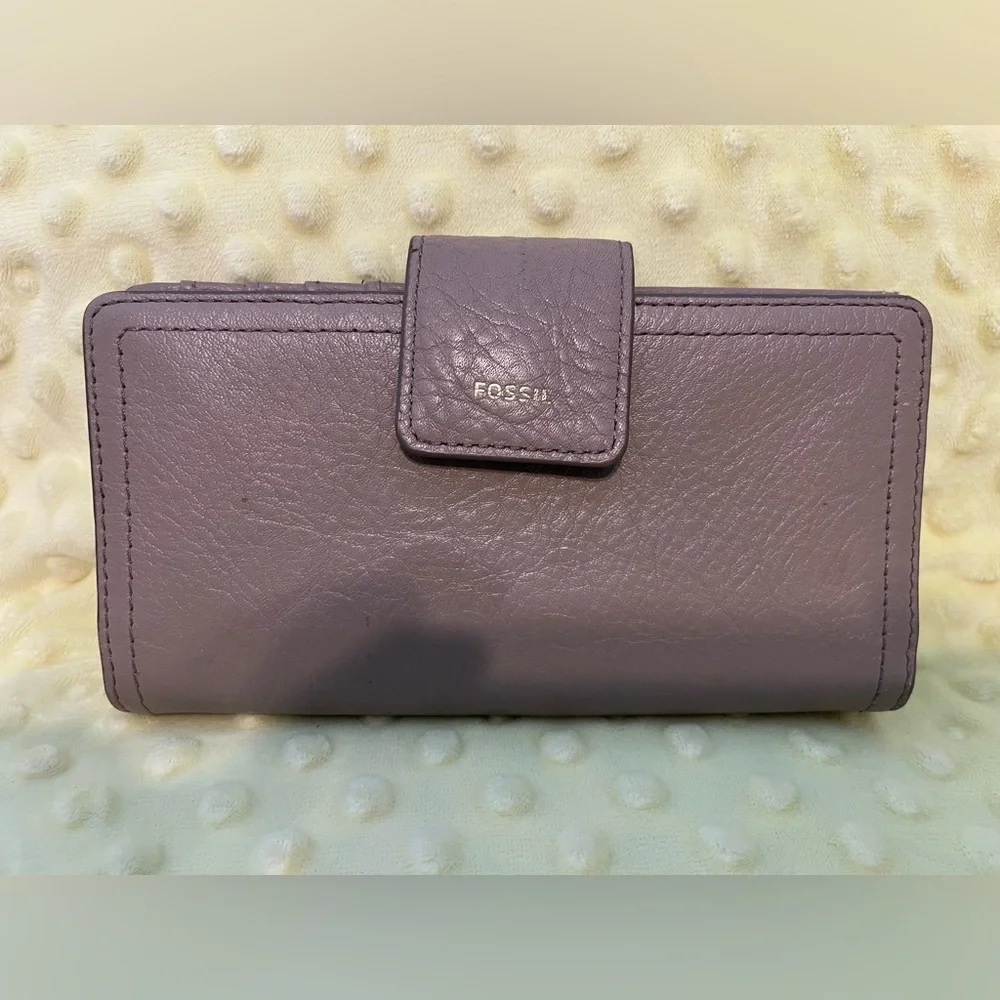 Fossil - Picture 1 of 5